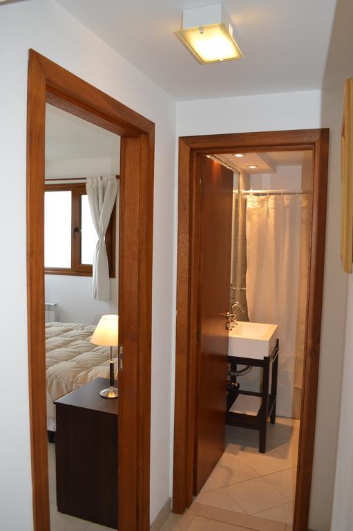 Apartamentos Cardinal Bariloche Habitación foto